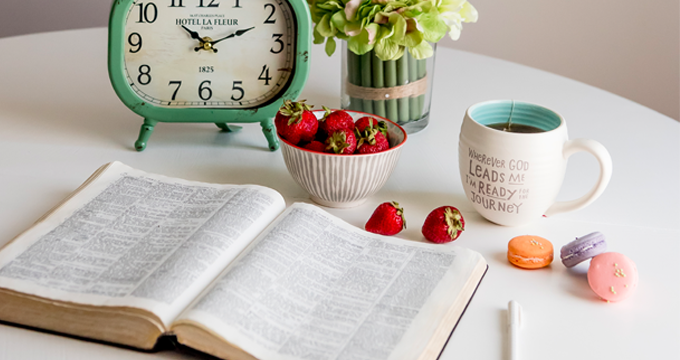 6 Ways (& 9 Tips) to Study Your Bible